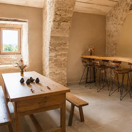Apartment De Charme Dans Bergerie Renovee *